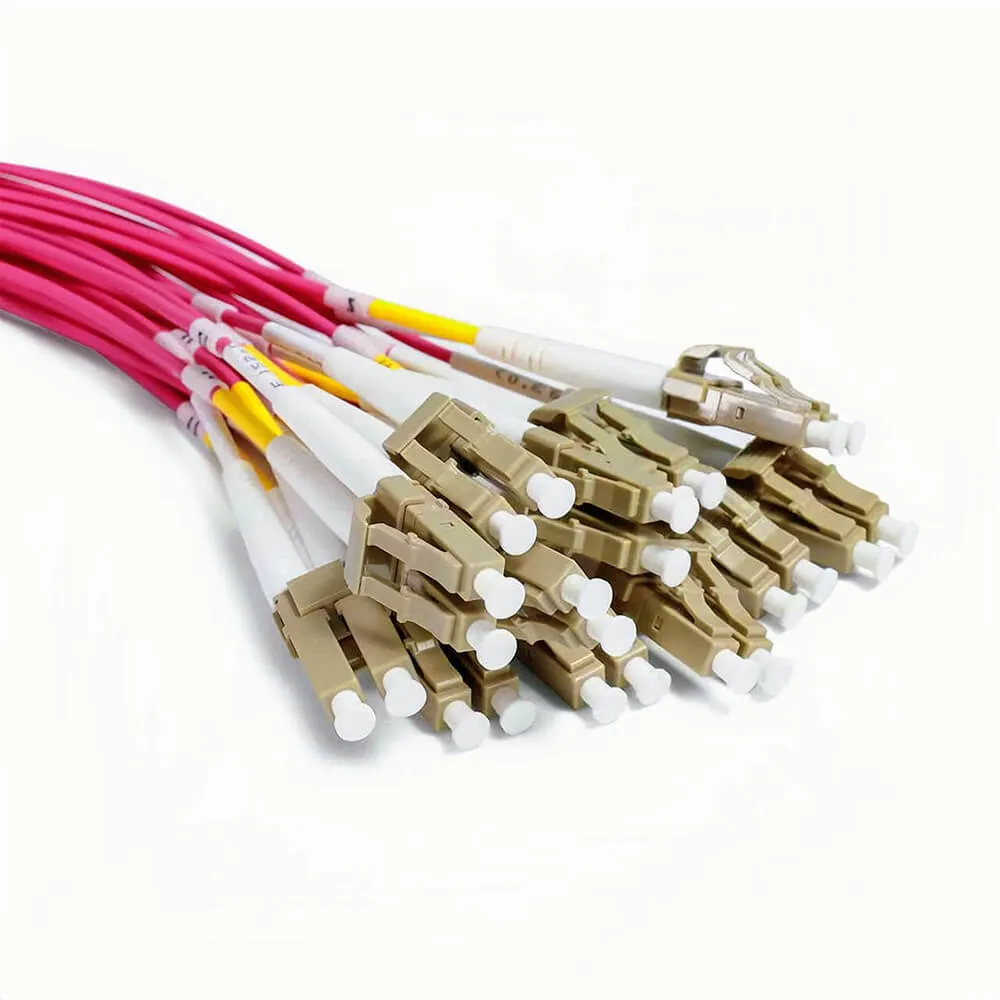 Cable de conexión multimodo OM4 dúplex ABPTEL MPO-24 a 12 LC UPC (1) Cable de conexión multimodo OM4 dúplex ABPTEL MPO-24 a 12 LC UPC (1)